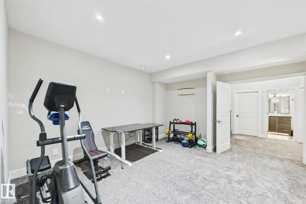 48 Lundberg Crescent