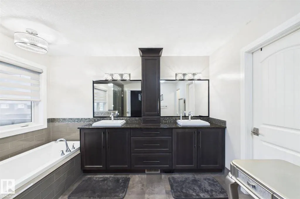 48 Lundberg Crescent