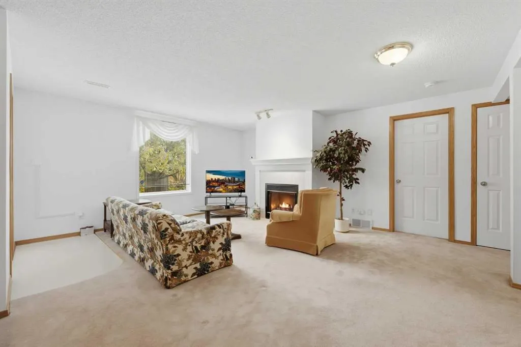 614 Sierra Madre Court SW