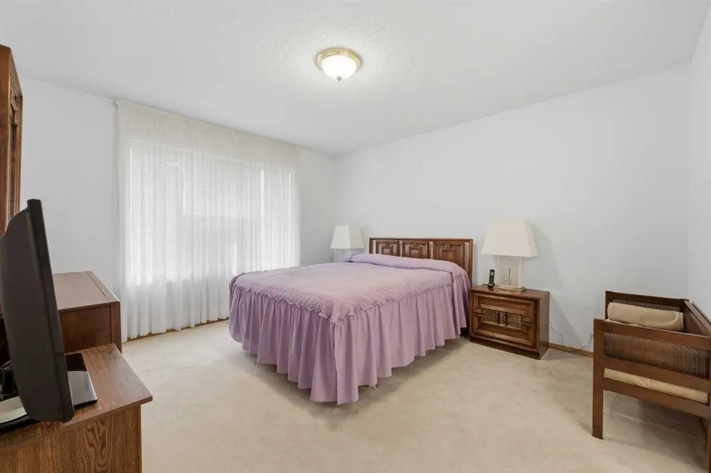614 Sierra Madre Court SW