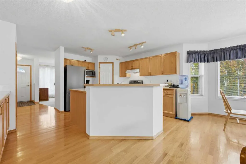 614 Sierra Madre Court SW