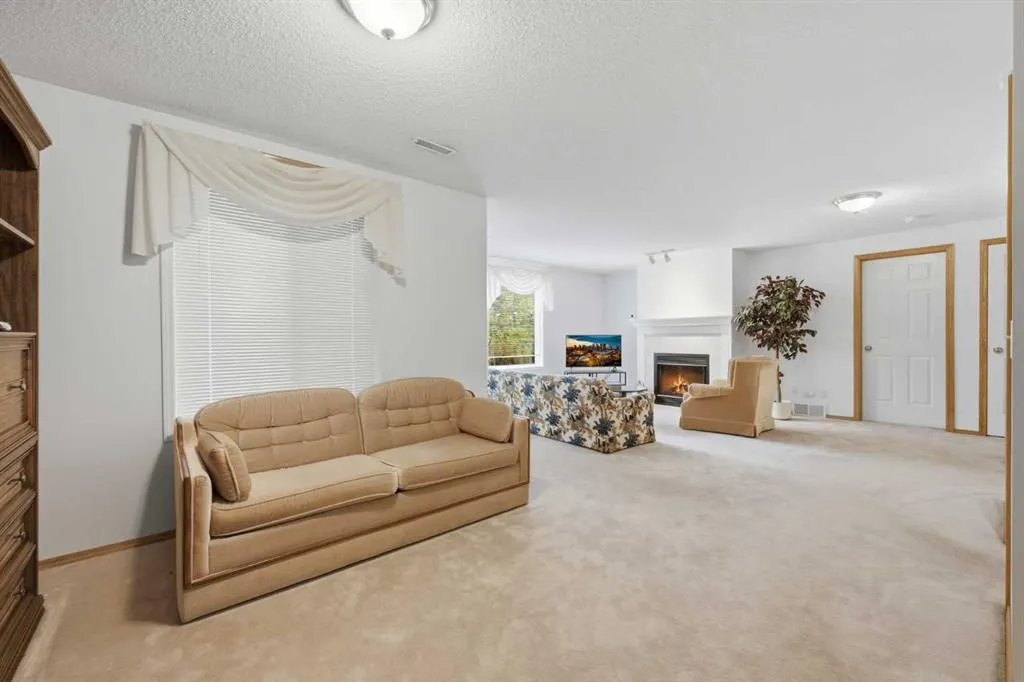 614 Sierra Madre Court SW
