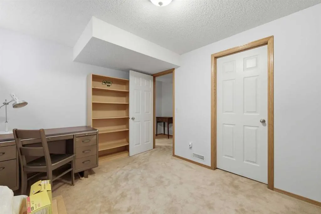 614 Sierra Madre Court SW