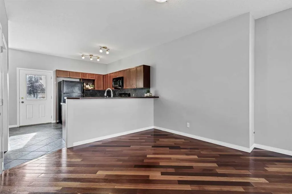703 Luxstone Square SW #101