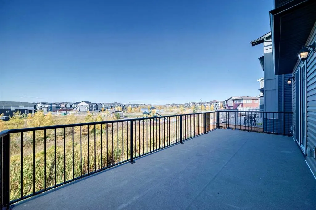 300 Carringvue Place NW