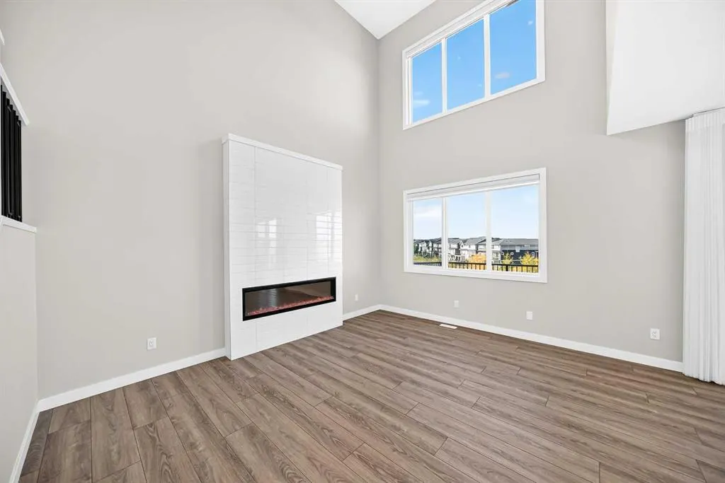 300 Carringvue Place NW