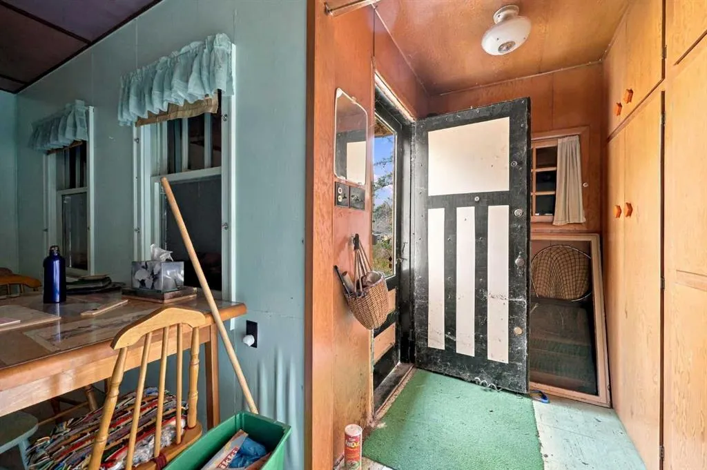 1009 10 Street