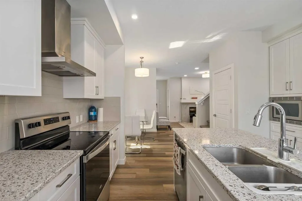 352 Chelsea Passage