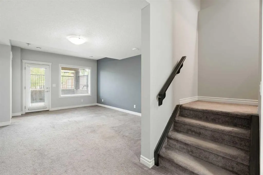 232 Nolancrest Heights NW