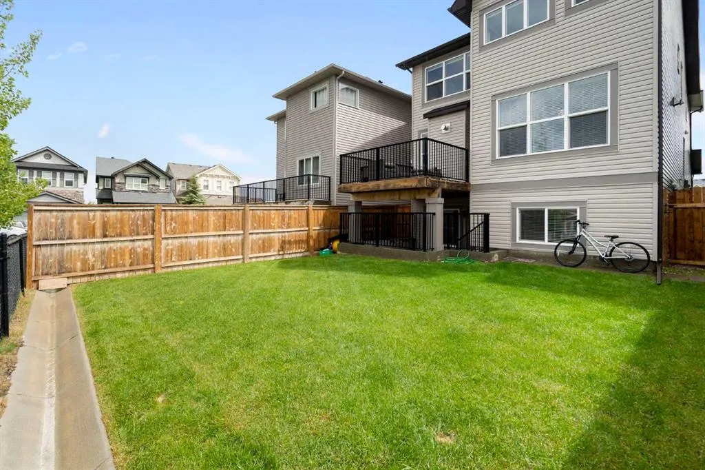 232 Nolancrest Heights NW