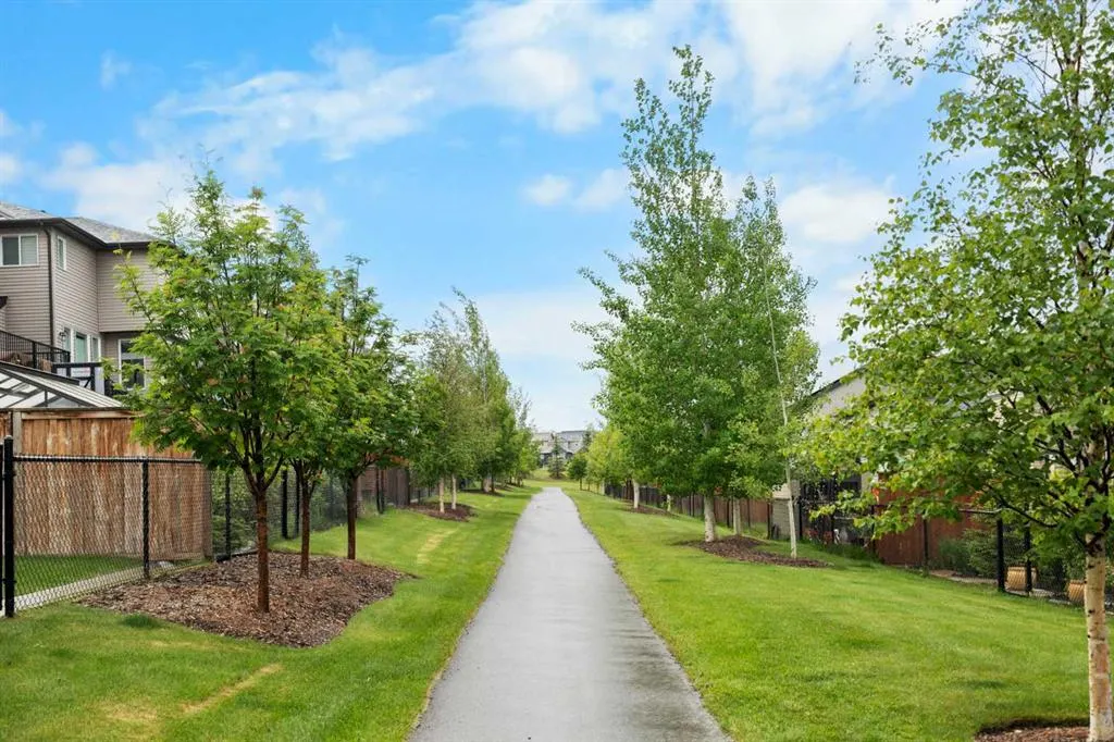 232 Nolancrest Heights NW