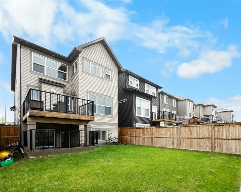 232 Nolancrest Heights NW