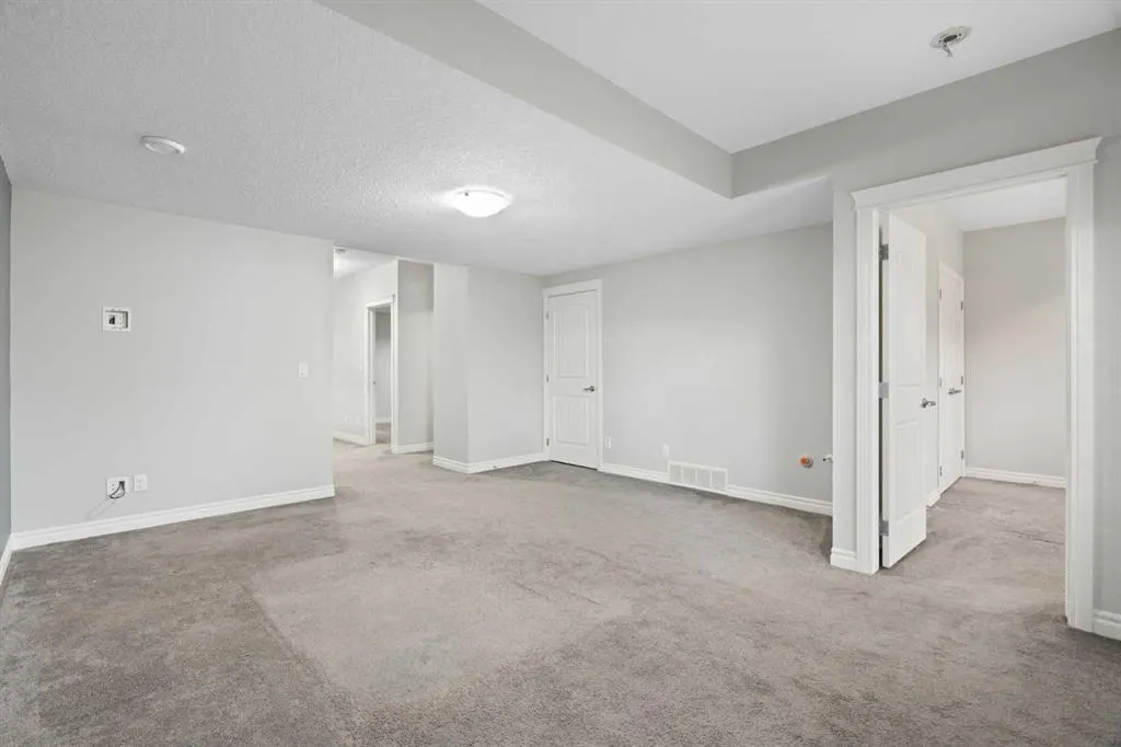 232 Nolancrest Heights NW
