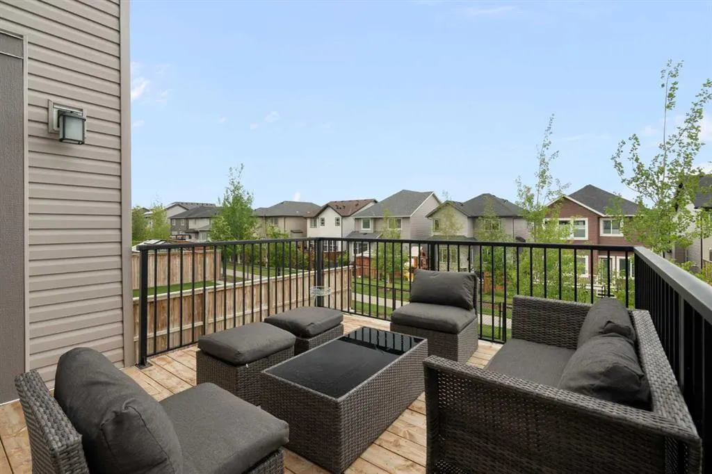 232 Nolancrest Heights NW