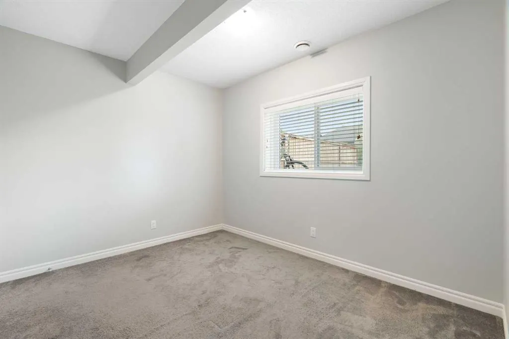 232 Nolancrest Heights NW