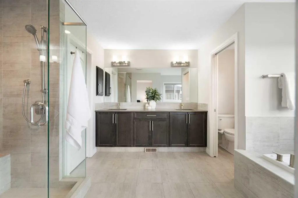 232 Nolancrest Heights NW