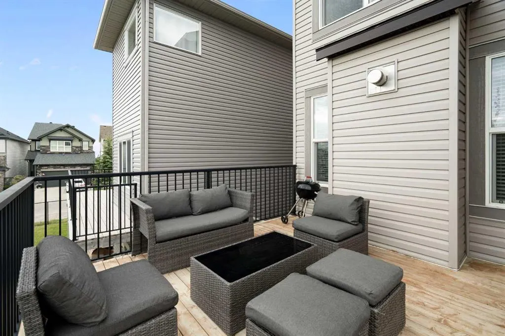 232 Nolancrest Heights NW
