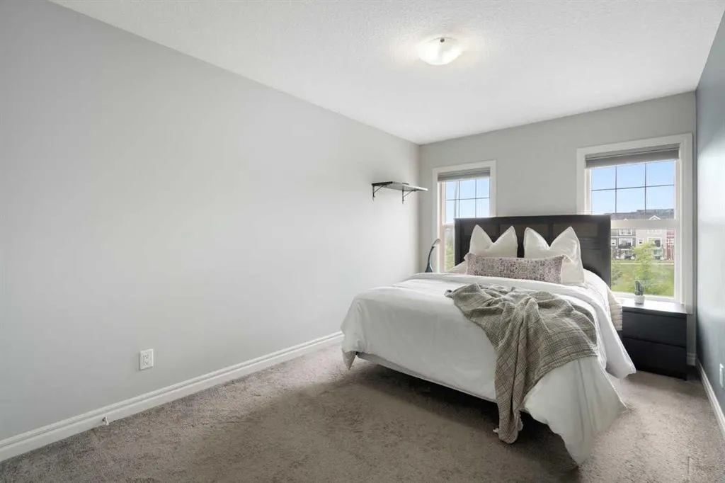 232 Nolancrest Heights NW