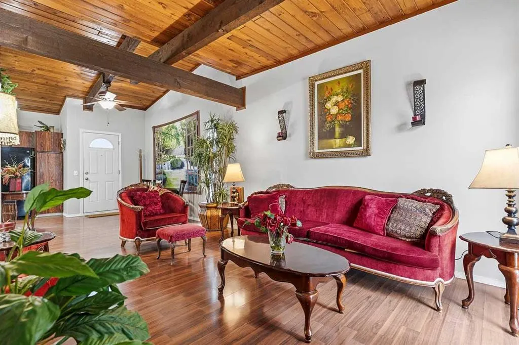 101 Pinemont Bay NE