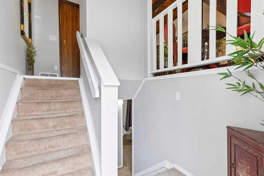 101 Pinemont Bay NE