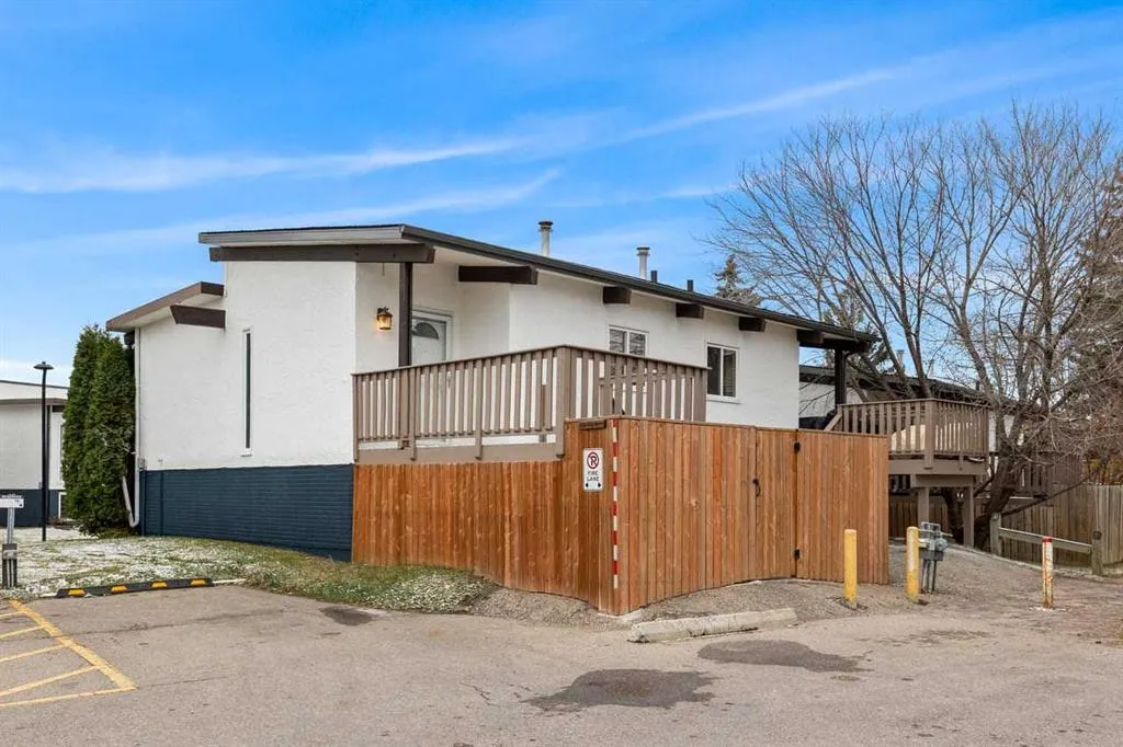 101 Pinemont Bay NE