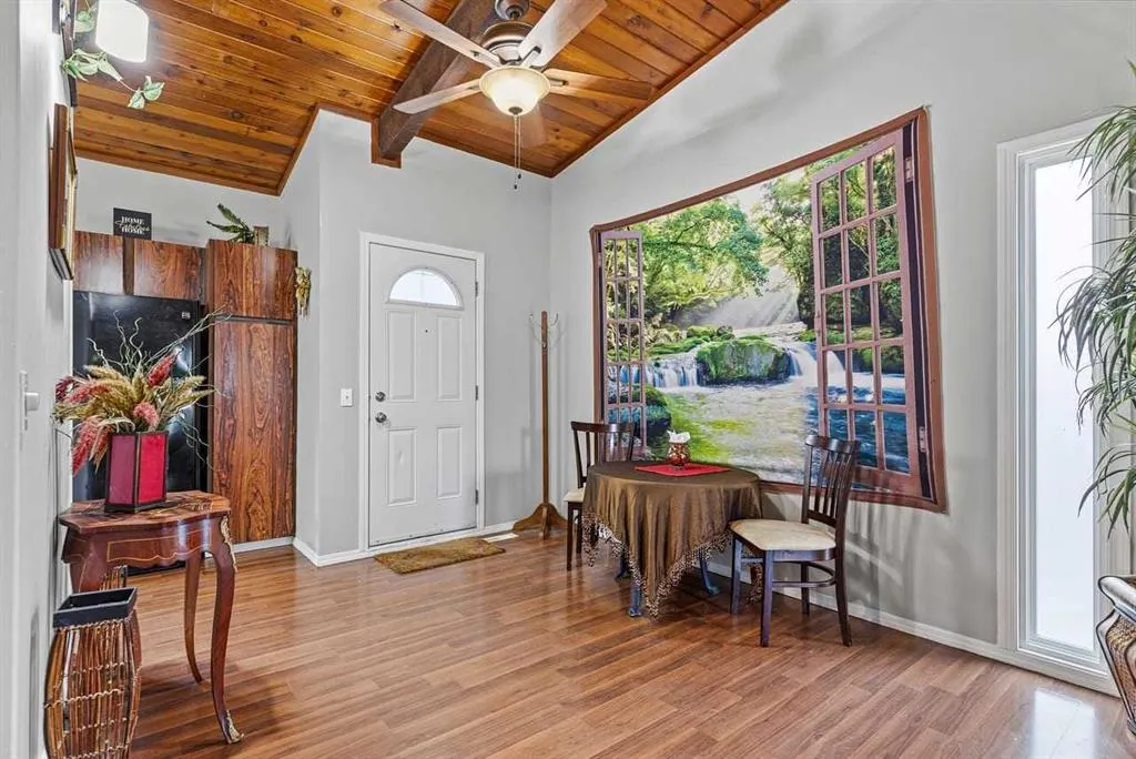 101 Pinemont Bay NE