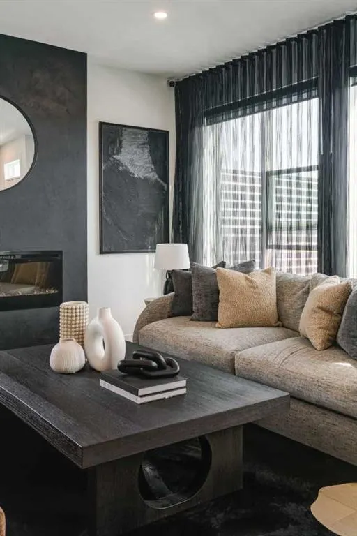 718 Sovereign Common SW