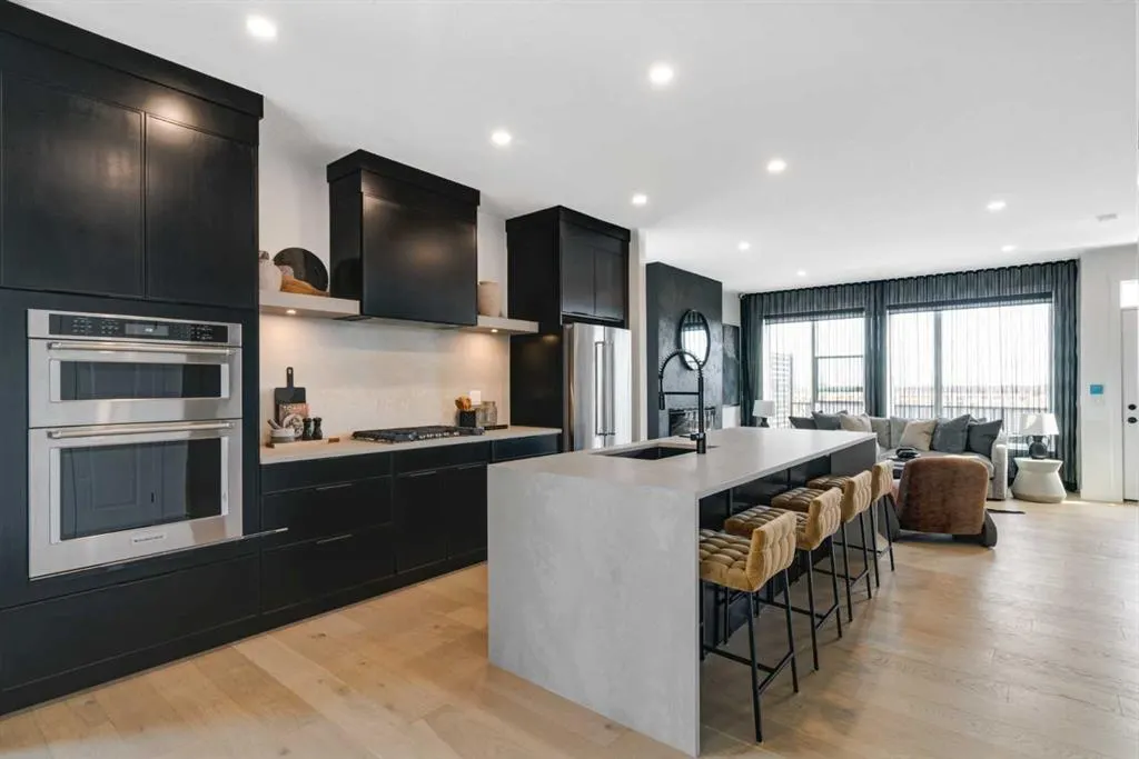 718 Sovereign Common SW