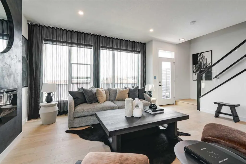 718 Sovereign Common SW