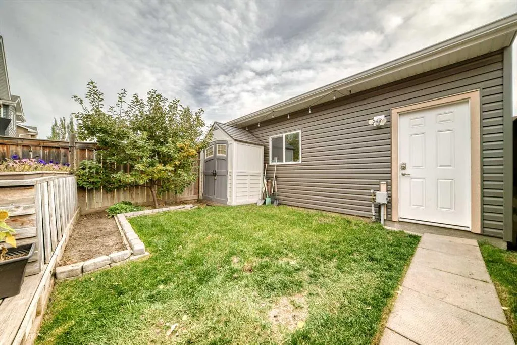 523 Auburn Bay Avenue SE