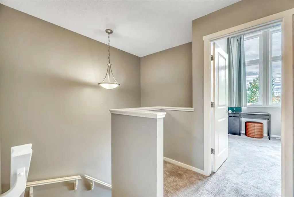 212 Walden Drive SE