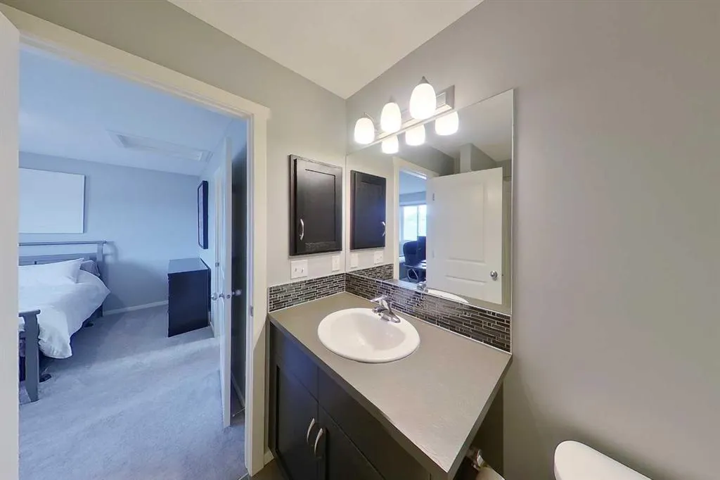 212 Walden Drive SE