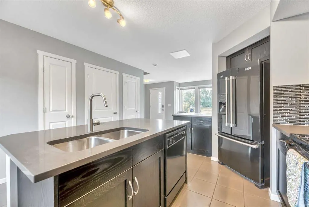 212 Walden Drive SE