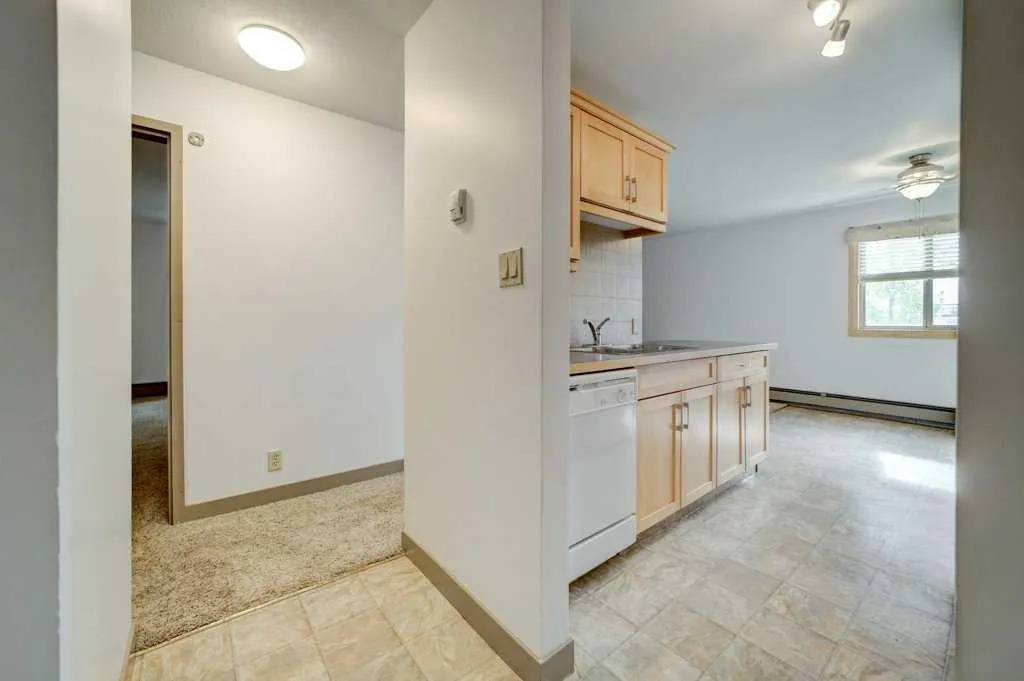 3440 23 Avenue S #7