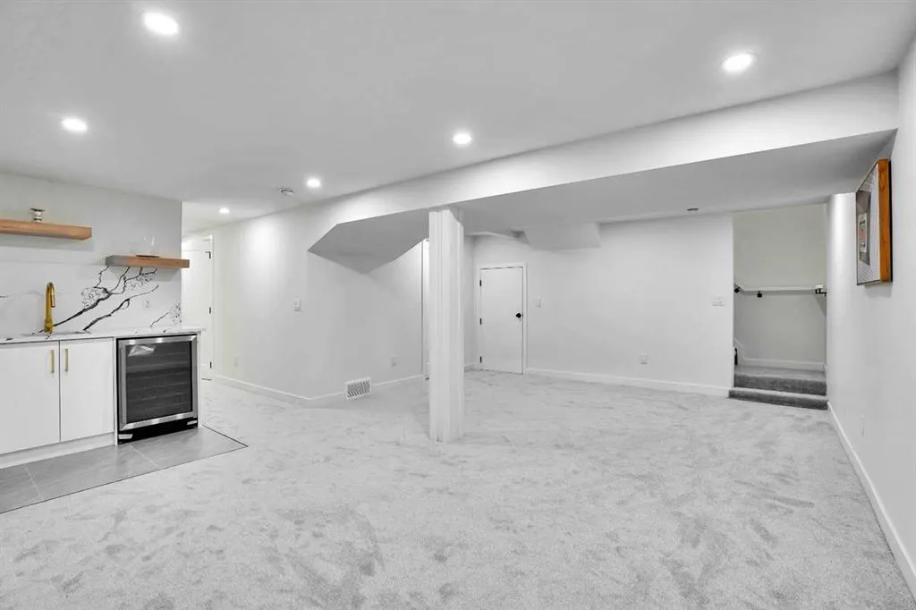 52 Franklin Drive SE