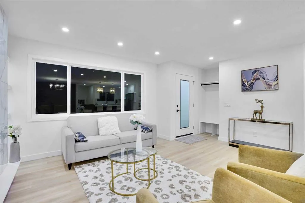 52 Franklin Drive SE