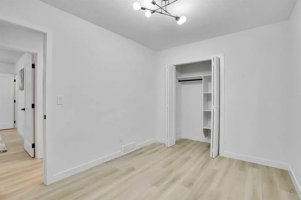 52 Franklin Drive SE