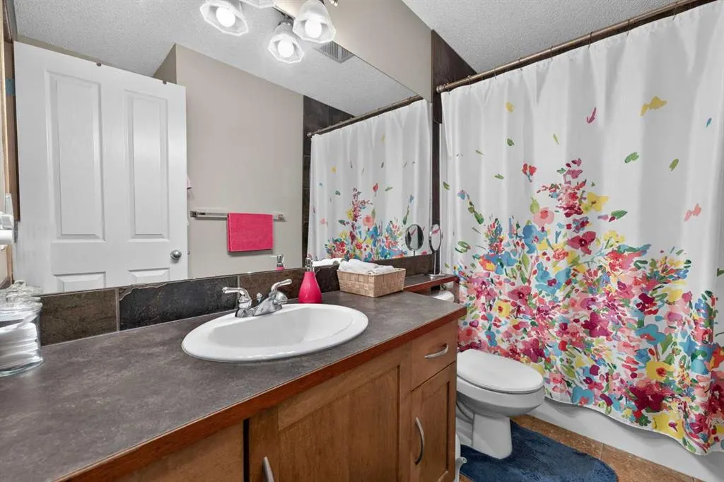 60 Tuscany Ridge Crescent NW