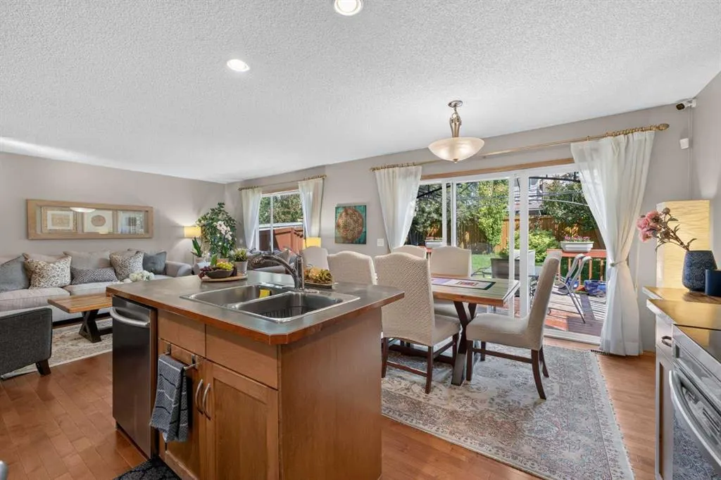 60 Tuscany Ridge Crescent NW