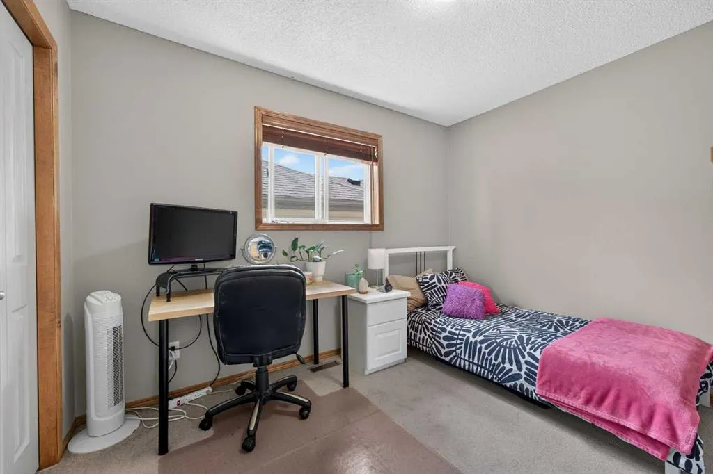 60 Tuscany Ridge Crescent NW