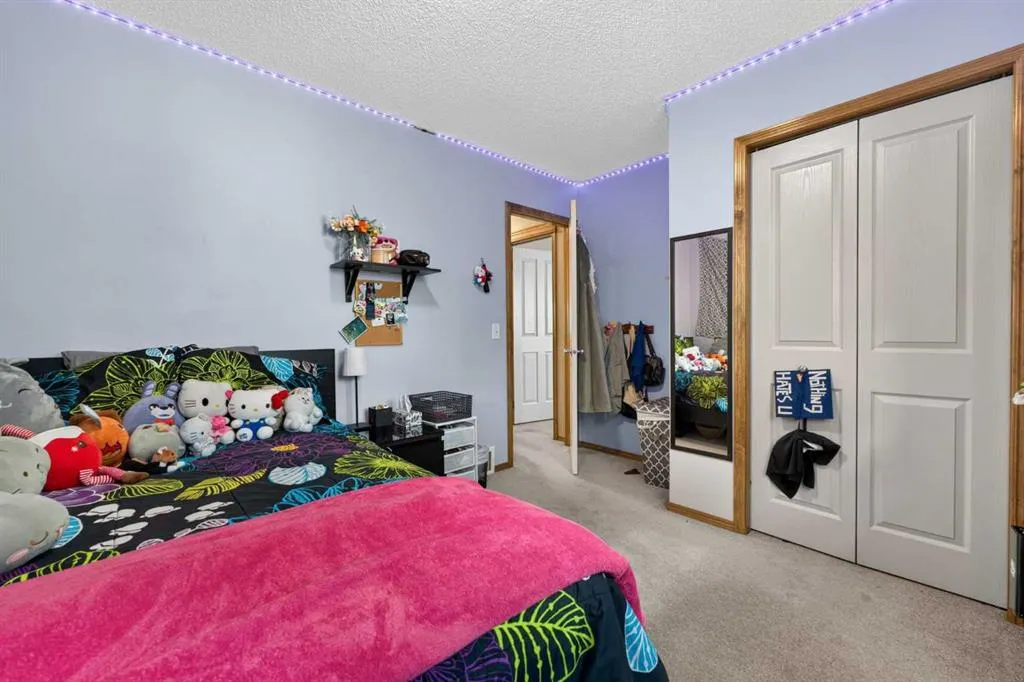 60 Tuscany Ridge Crescent NW