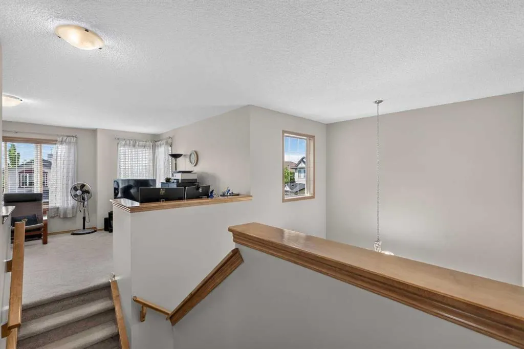 60 Tuscany Ridge Crescent NW
