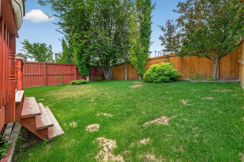 60 Tuscany Ridge Crescent NW