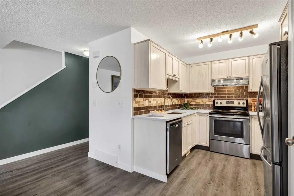 156 Canoe Drive SW #25