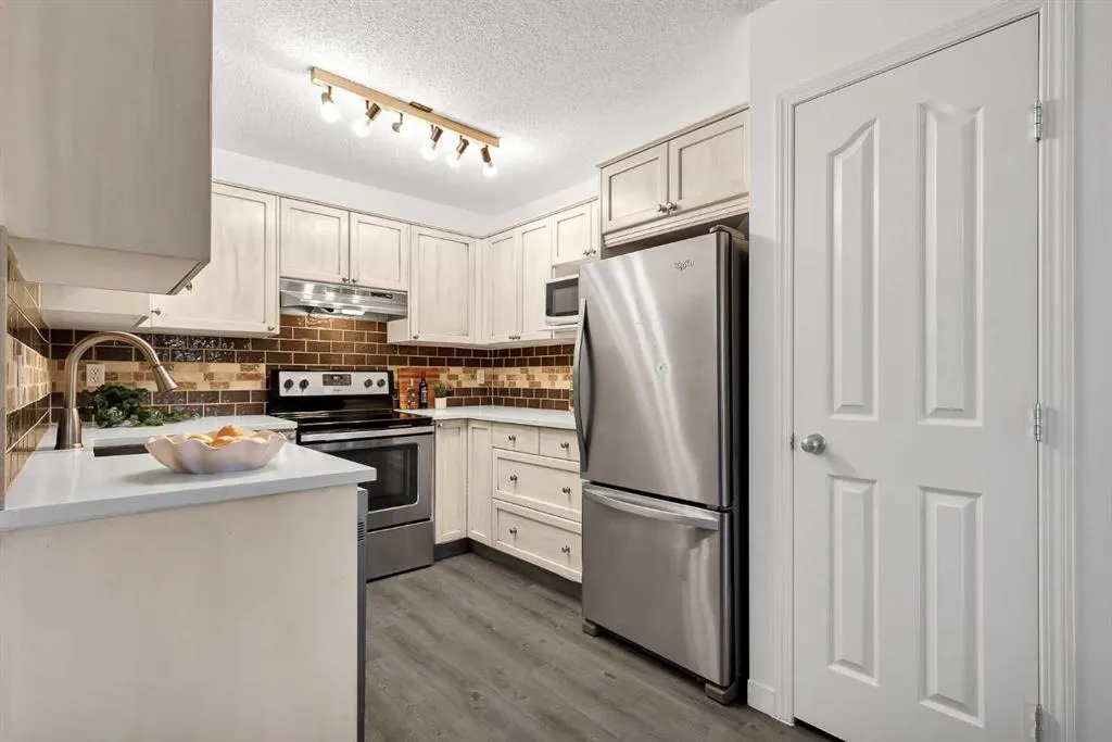 156 Canoe Drive SW #25