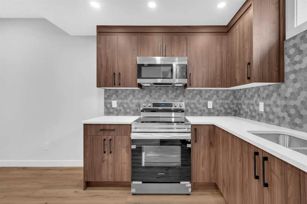 399 Hotchkiss Manor SE