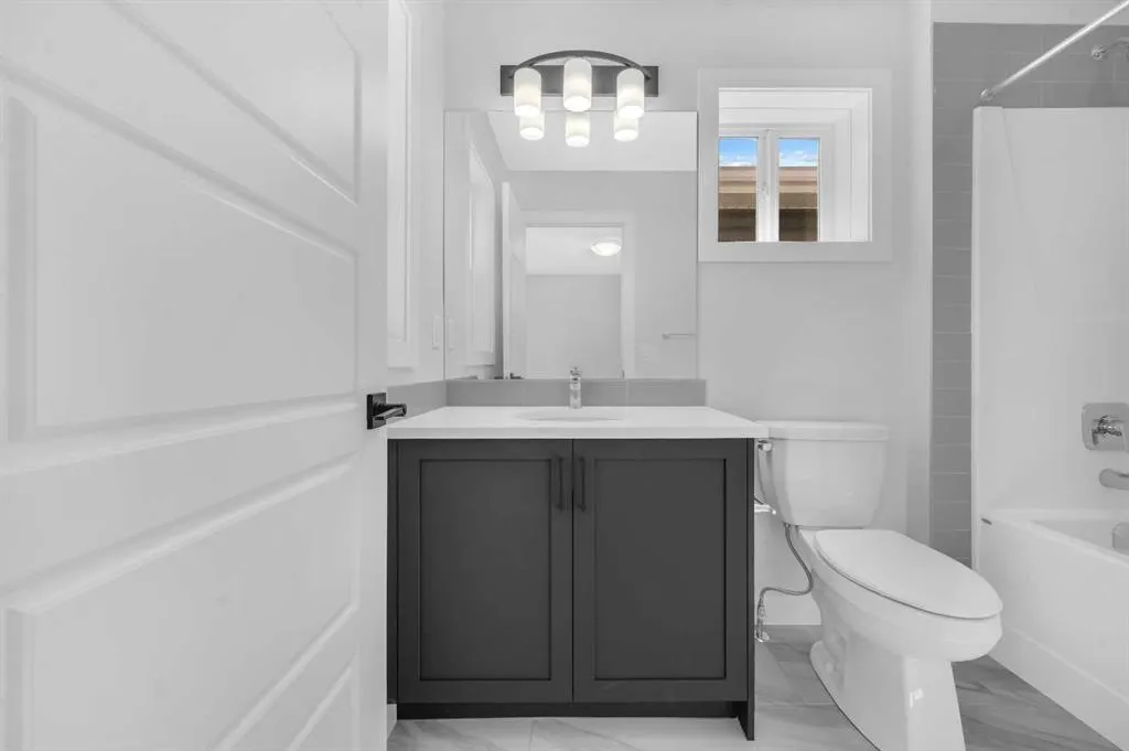 399 Hotchkiss Manor SE