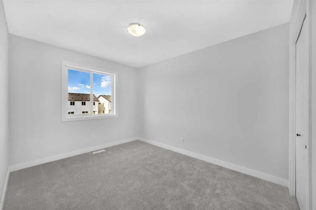 399 Hotchkiss Manor SE