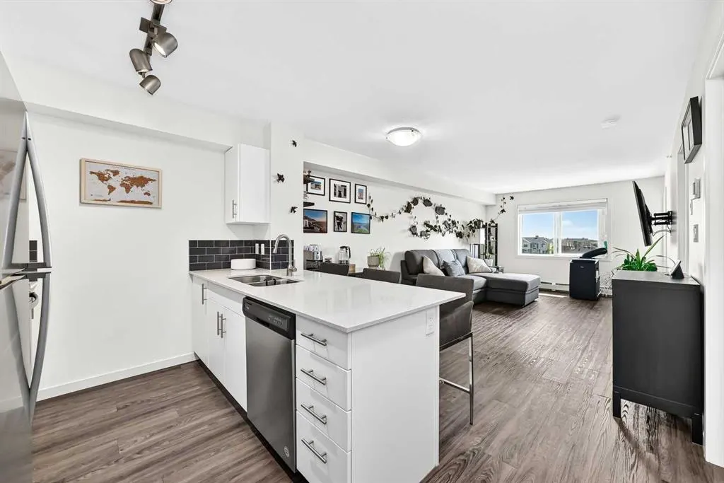 181 Skyview Ranch Manor NE #1406