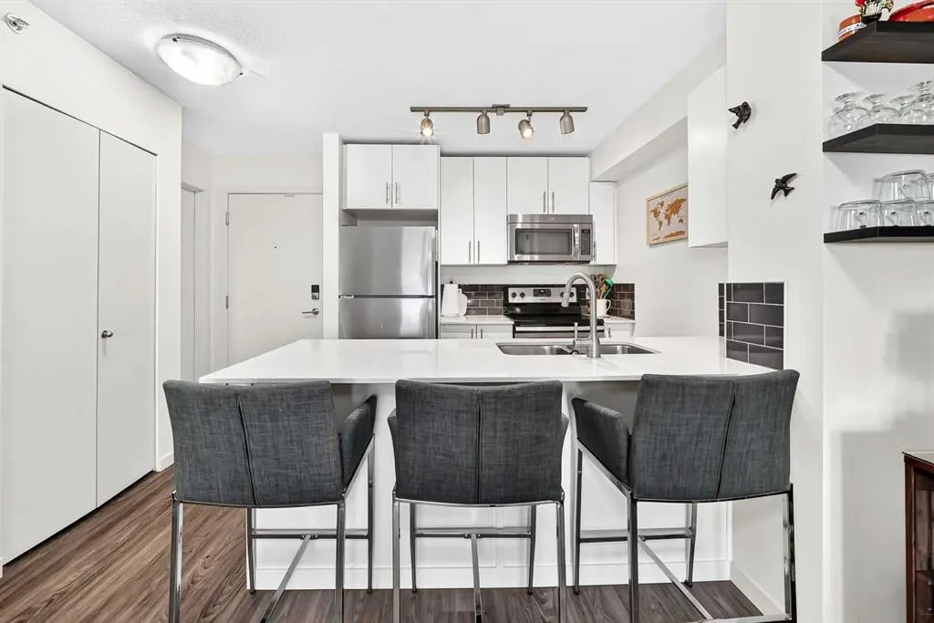 181 Skyview Ranch Manor NE #1406